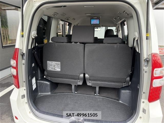 Toyota NOAH 2011-11 6752666-18