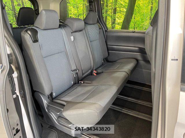 Toyota NOAH 2023-06 6752654-8