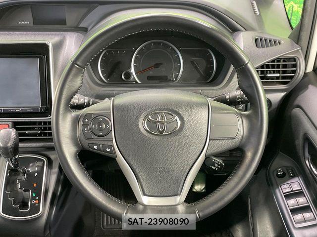 Toyota NOAH 2016-03 6752664-10