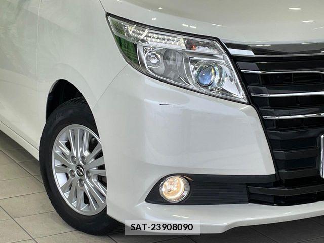 Toyota NOAH 2016-03 6752664-11