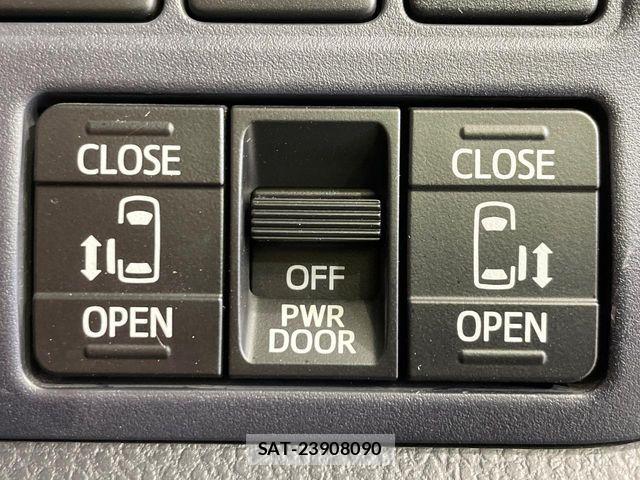 Toyota NOAH 2016-03 6752664-5