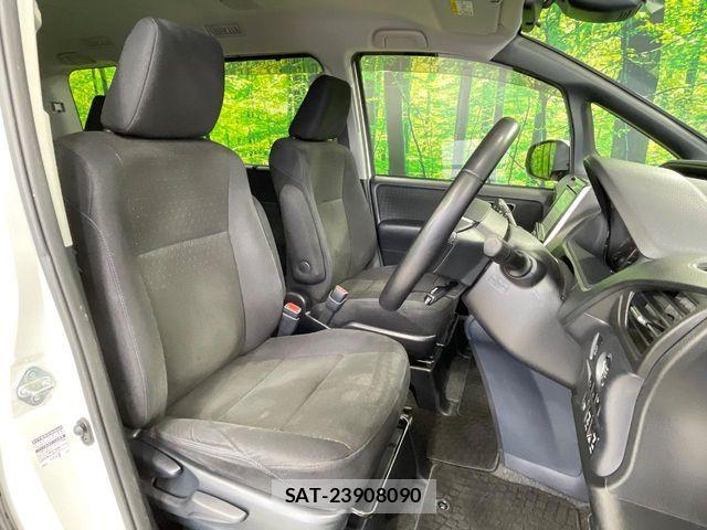 Toyota NOAH 2016-03 6752664-6