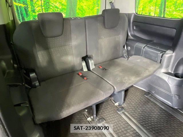 Toyota NOAH 2016-03 6752664-8