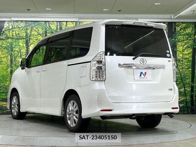 Toyota NOAH 2013-06 6816253-3
