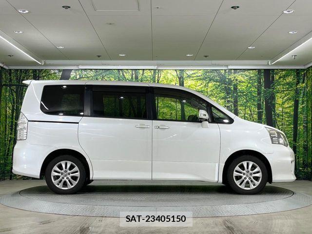 Toyota NOAH 2013-06 6816253-6