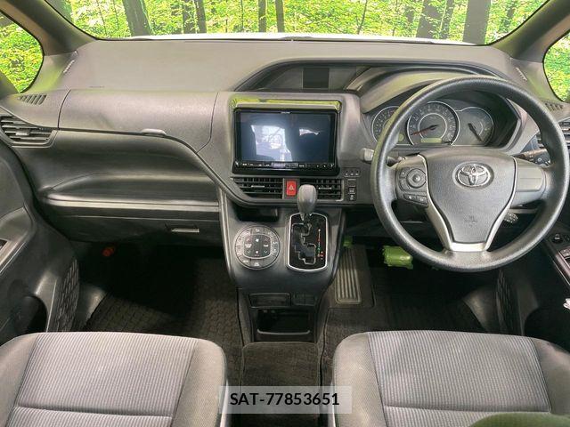 Toyota NOAH 2018-01 6816247-1