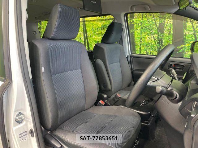 Toyota NOAH 2018-01 6816247-7