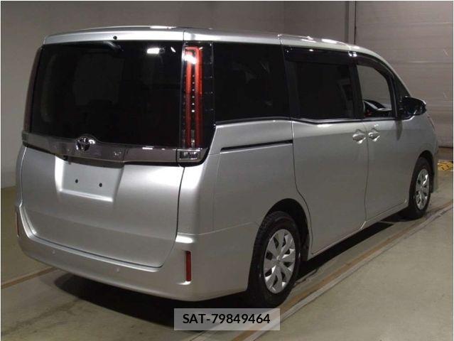 Toyota NOAH 2021-02 6816245-1