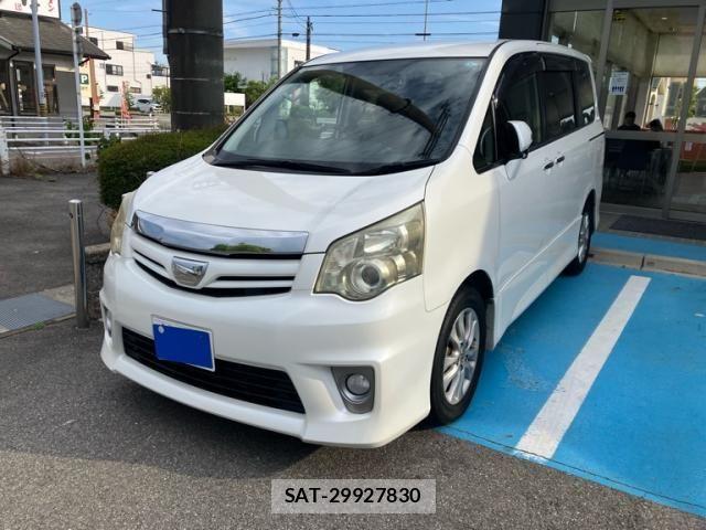 Toyota NOAH 2012-06 6910309-0