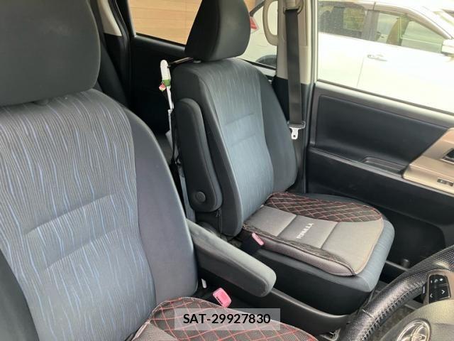 Toyota NOAH 2012-06 6910309-9