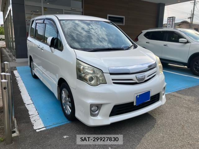 Toyota NOAH 2012-06 6910309-1