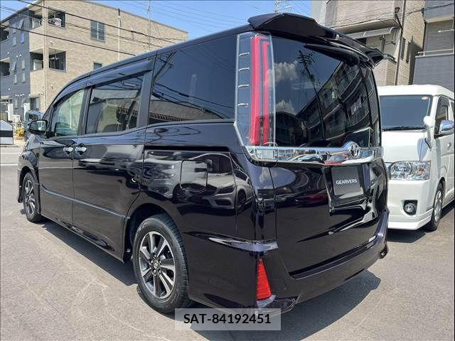 Toyota NOAH 2017-08 6910303-9