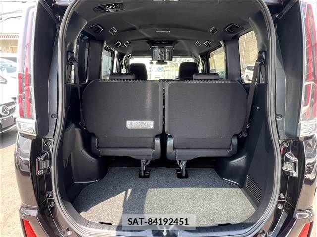 Toyota NOAH 2017-08 6910303-17