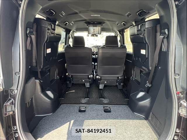 Toyota NOAH 2017-08 6910303-18