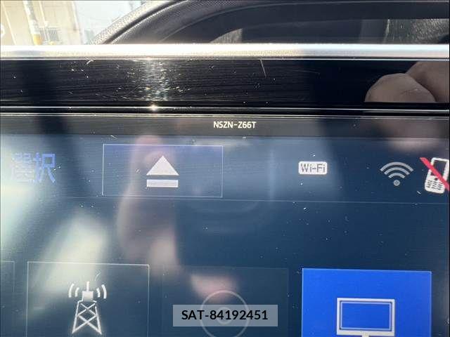 Toyota NOAH 2017-08 6910303-22