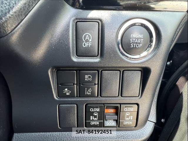 Toyota NOAH 2017-08 6910303-29