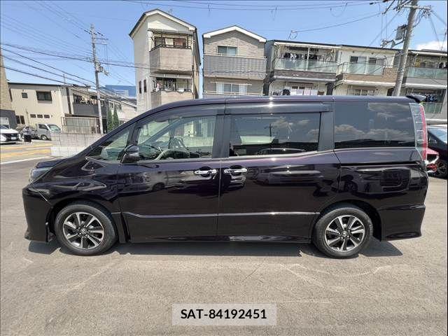 Toyota NOAH 2017-08 6910303-6