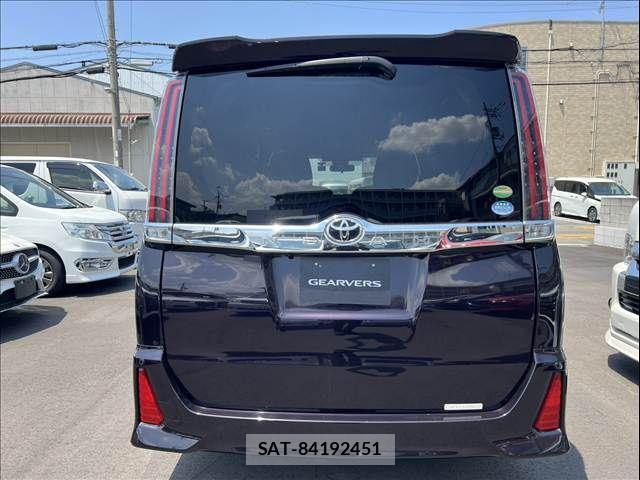 Toyota NOAH 2017-08 6910303-8