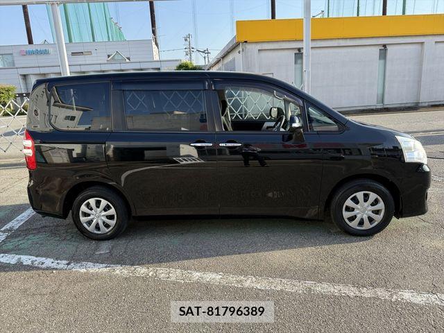 Toyota NOAH 2013-02 6910314-3