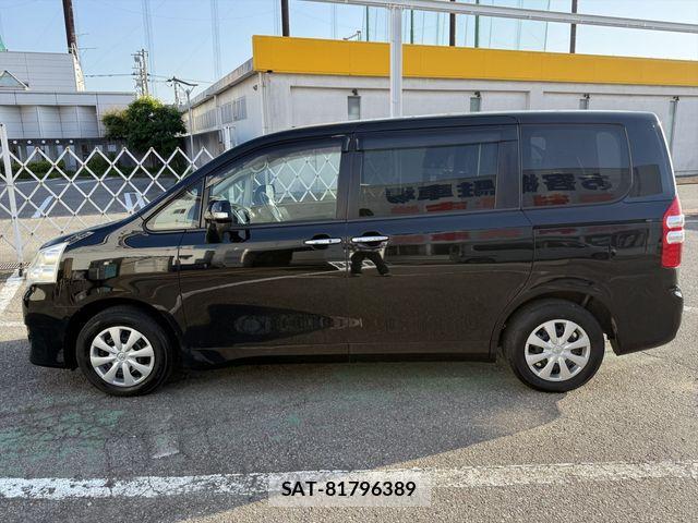 Toyota NOAH 2013-02 6910314-7
