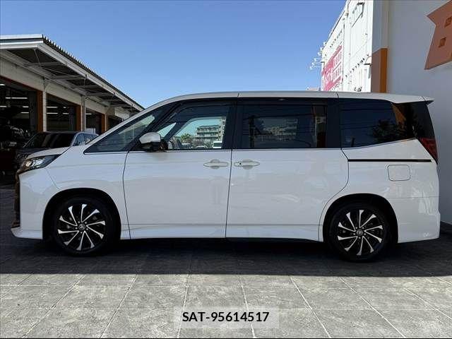 Toyota NOAH 2023-07 6910276-10