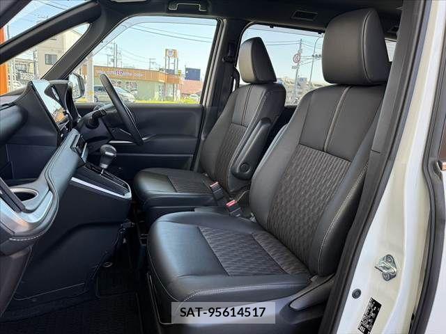 Toyota NOAH 2023-07 6910276-16