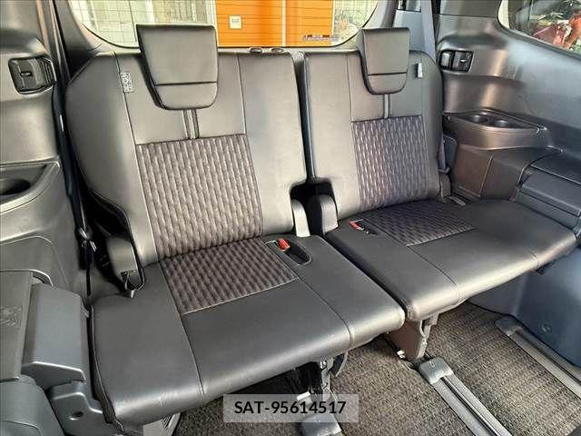 Toyota NOAH 2023-07 6910276-19