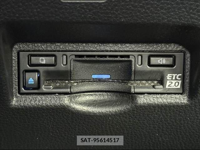 Toyota NOAH 2023-07 6910276-24