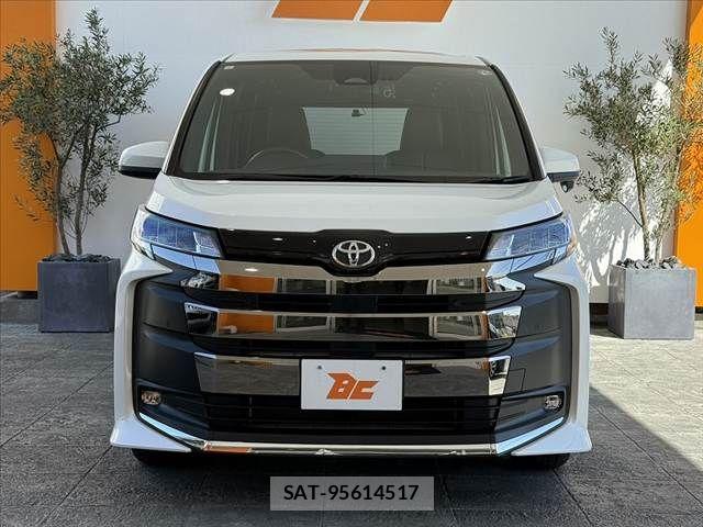 Toyota NOAH 2023-07 6910276-8