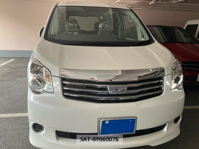 Toyota NOAH 2011-07 6910313-1