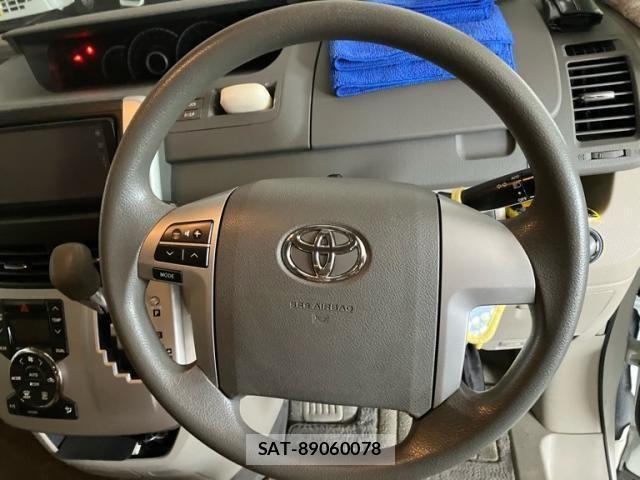 Toyota NOAH 2011-07 6910313-17