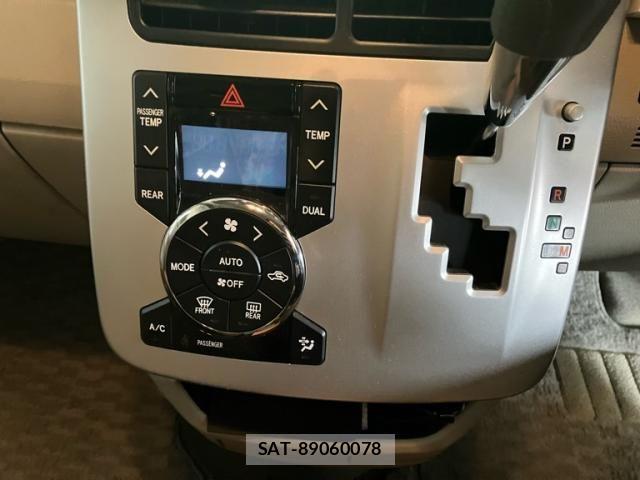 Toyota NOAH 2011-07 6910313-21