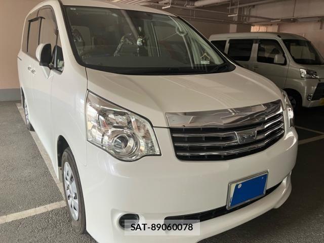 Toyota NOAH 2011-07 6910313-2