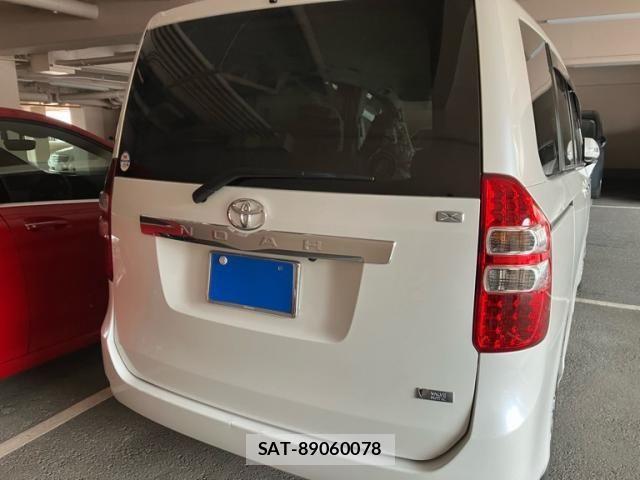 Toyota NOAH 2011-07 6910313-3