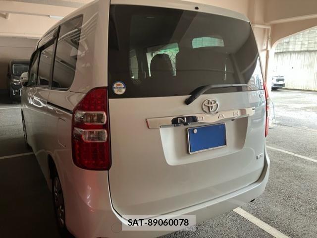 Toyota NOAH 2011-07 6910313-5