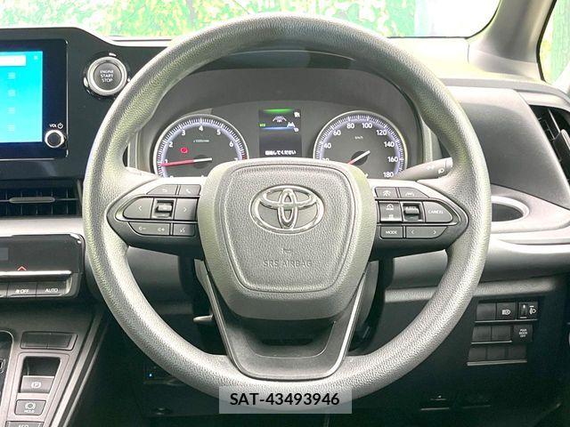 Toyota NOAH 2023-06 6910290-11