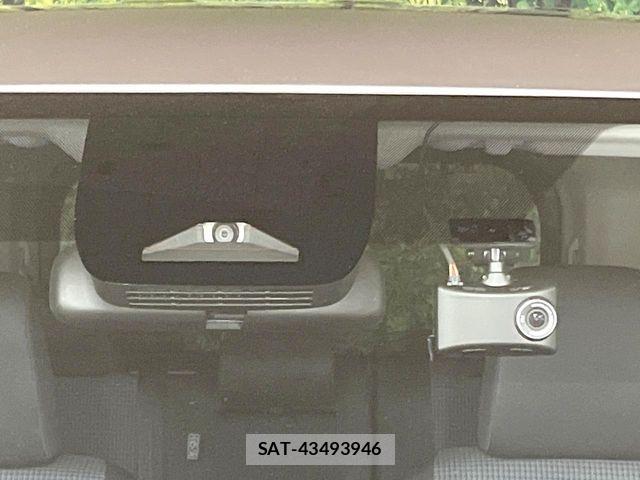 Toyota NOAH 2023-06 6910290-4