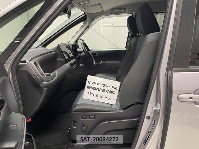 Toyota NOAH 2023-11 6910285-9