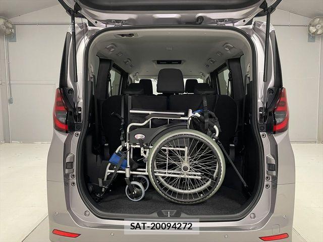 Toyota NOAH 2023-11 6910285-12