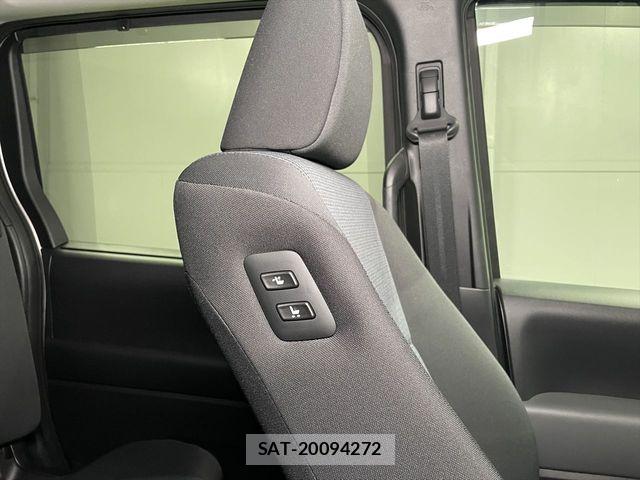Toyota NOAH 2023-11 6910285-13