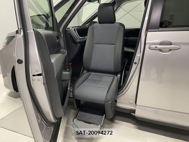 Toyota NOAH 2023-11 6910285-4