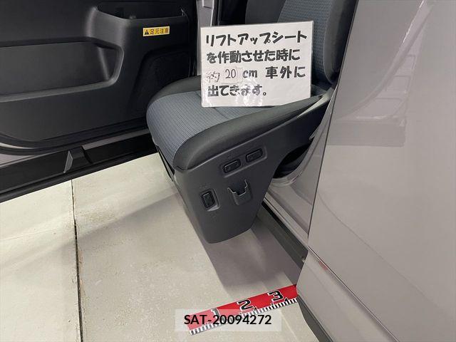 Toyota NOAH 2023-11 6910285-6