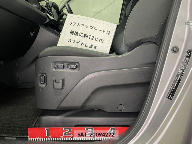 Toyota NOAH 2023-11 6910285-8
