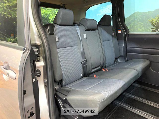 Toyota NOAH 2023-07 6910293-8