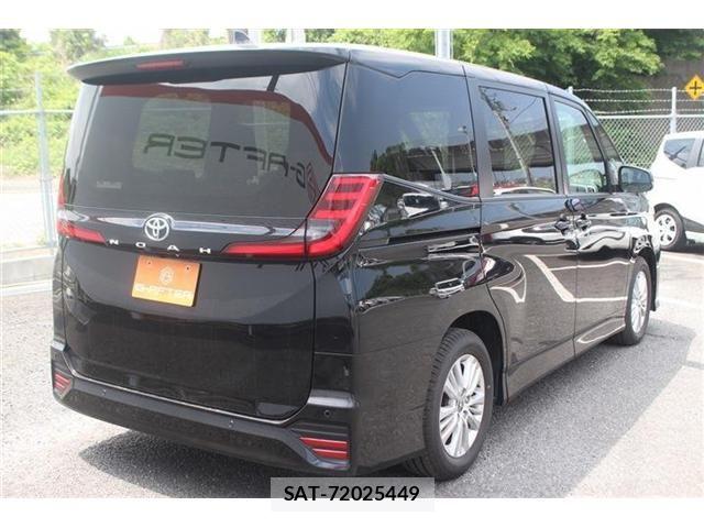 Toyota NOAH 2022-10 6910288-9