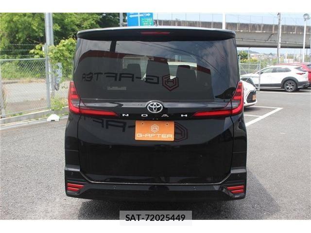 Toyota NOAH 2022-10 6910288-10
