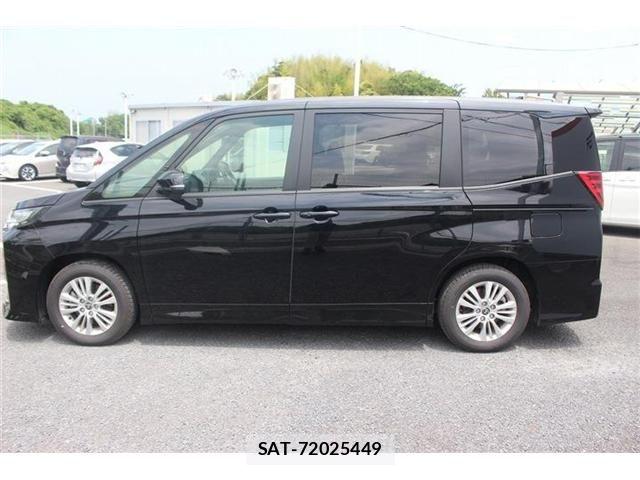 Toyota NOAH 2022-10 6910288-12