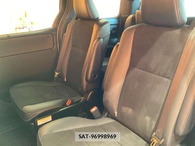 Toyota NOAH 2019-05 6910289-16