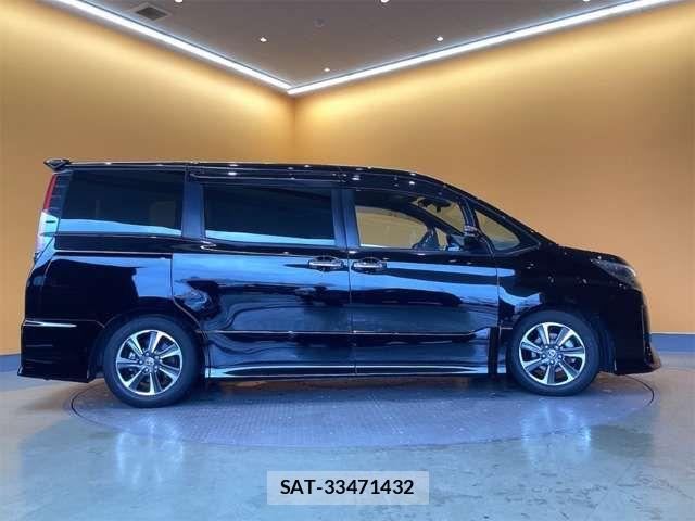 Toyota NOAH 2021-07 6910282-9