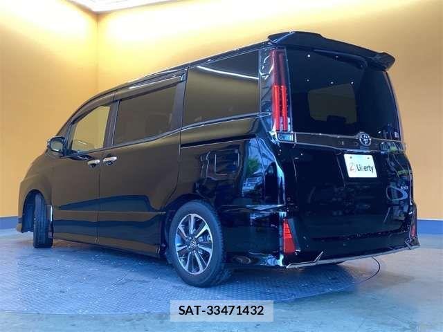 Toyota NOAH 2021-07 6910282-12